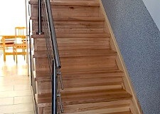 renovierung-treppe-holz-edelstahlgeländer-umbau